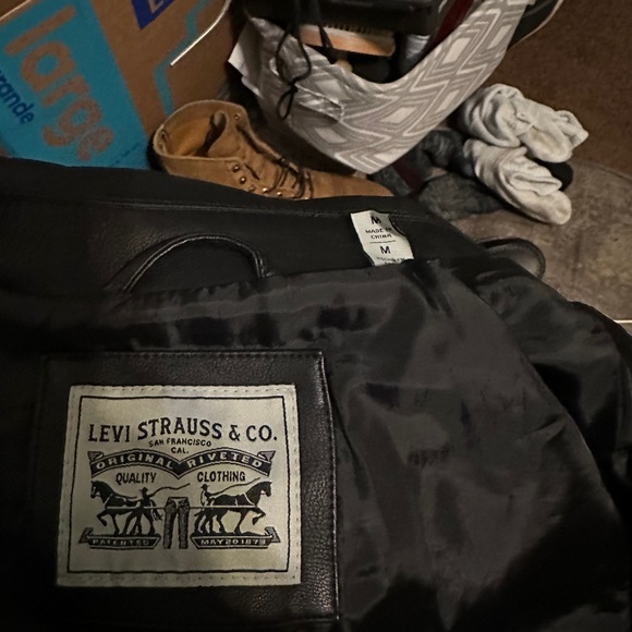 Levi's Women's Classic Black Leather Biker Jacket - Picture 4 of 4